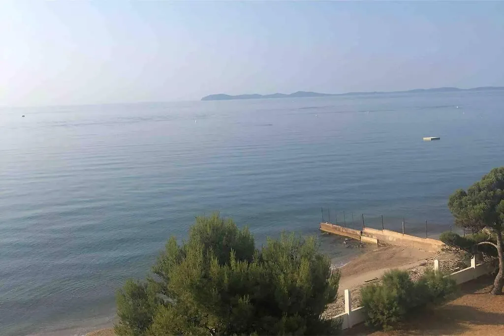 Appartement Les pieds dans l eau, vue sur les Îles d’Or à Hyères